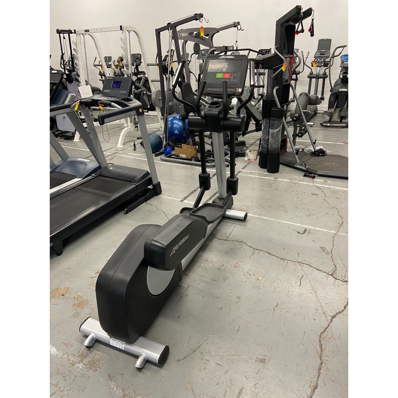Life Fitness INX Integrity Club Series Elliptical Cross-Trainer for Home Gym