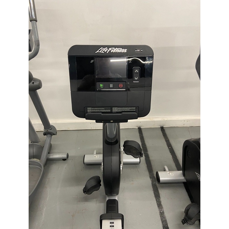 Life Fitness Club Series Plus Recumbent Bike w/ SL Console for Home Gym