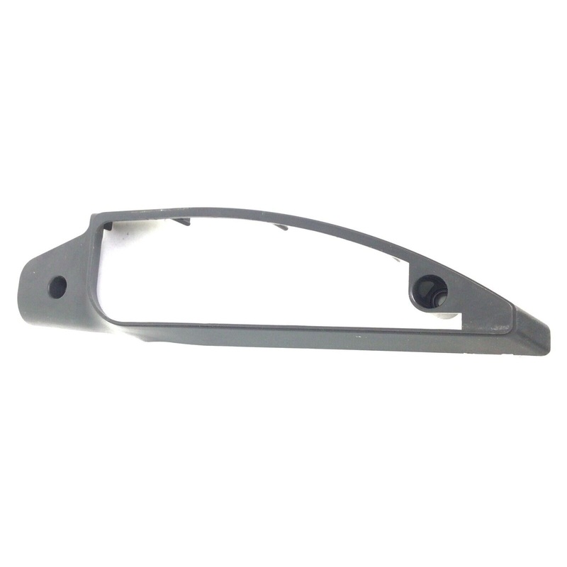 Matrix Fitness CTM528D Treadmill Console Mast Upper Right Cover 0000084683