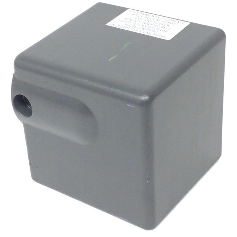 Weslo CADENCE 825 835 300 955 Treadmill Right Rear Roller End Cap  117849